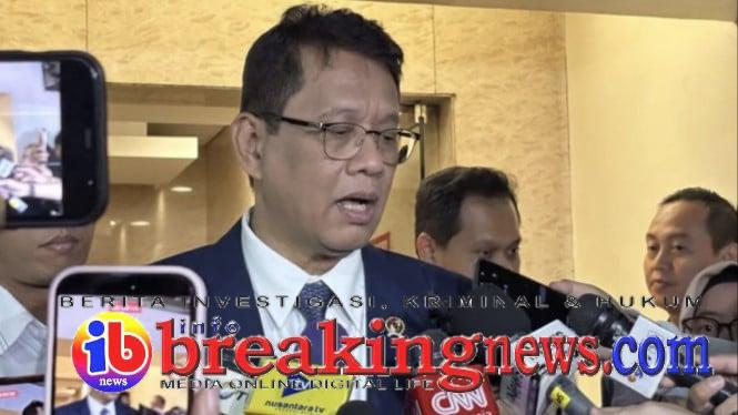 68ff1df8e2c95-menkeu-purbaya-menjawab-pertanyaan-wartawan_banyuwangi